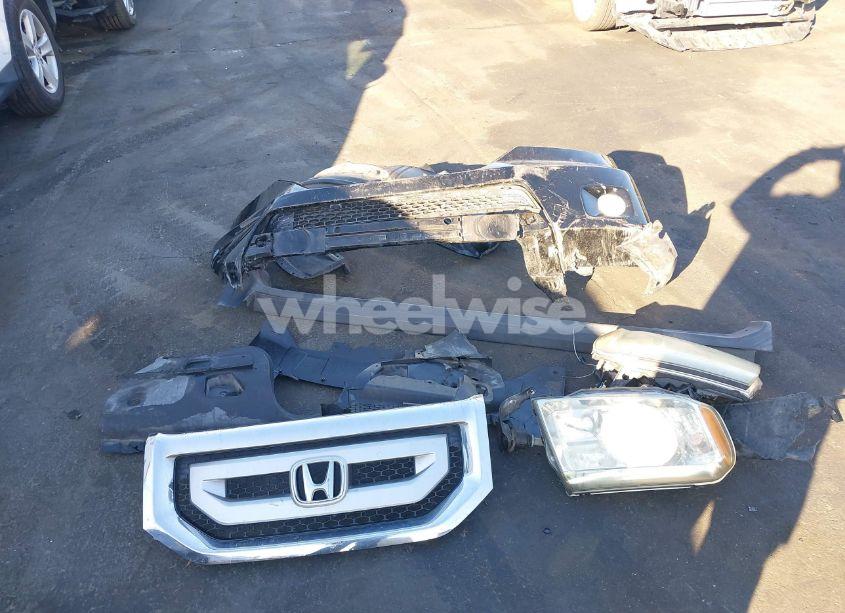 Photo 12 of 2011 Honda Pilot EX-L (VIN 5FNYF3H57BB010578)