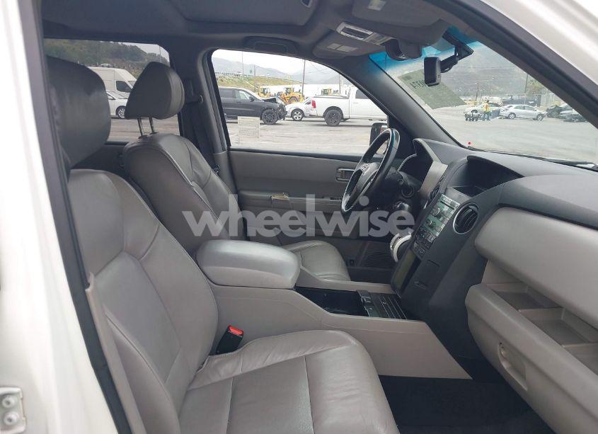 Photo 5 of 2011 Honda Pilot EX-L (VIN 5FNYF3H57BB016834)