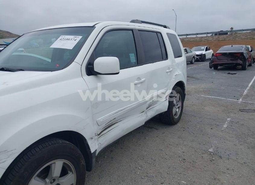 Photo 6 of 2011 Honda Pilot EX-L (VIN 5FNYF3H57BB016834)