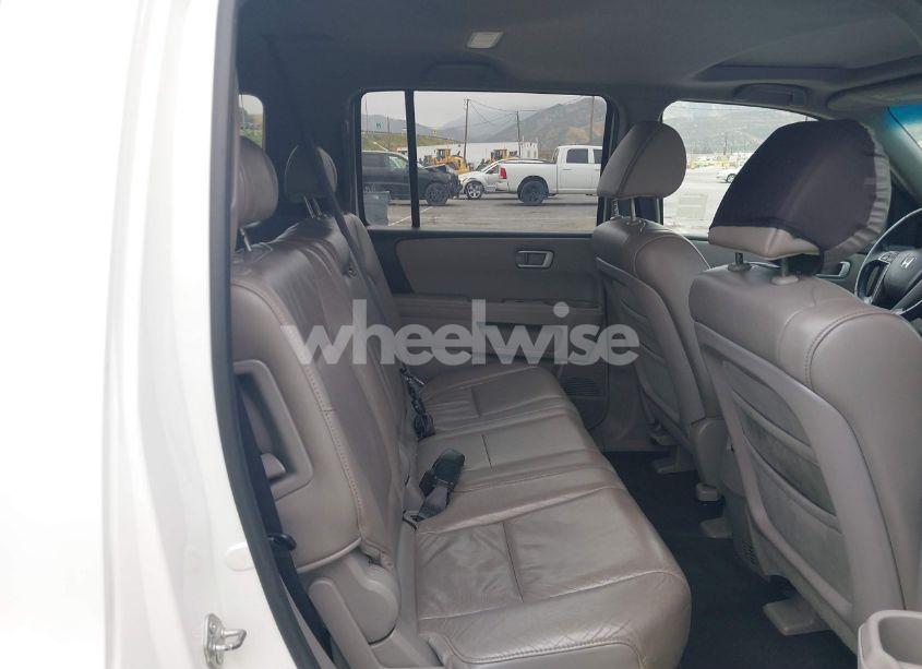 Photo 8 of 2011 Honda Pilot EX-L (VIN 5FNYF3H57BB016834)