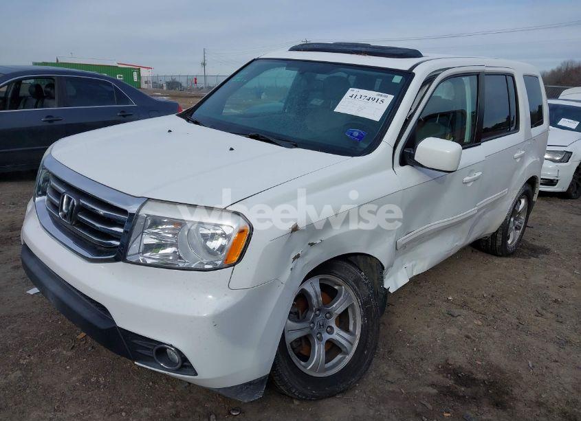 Photo 2 of 2013 Honda Pilot EX-L (VIN 5FNYF3H57DB001043)