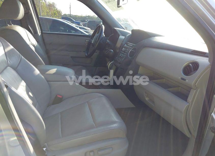 Photo 5 of 2014 Honda Pilot EX-L (VIN 5FNYF3H57EB015185)