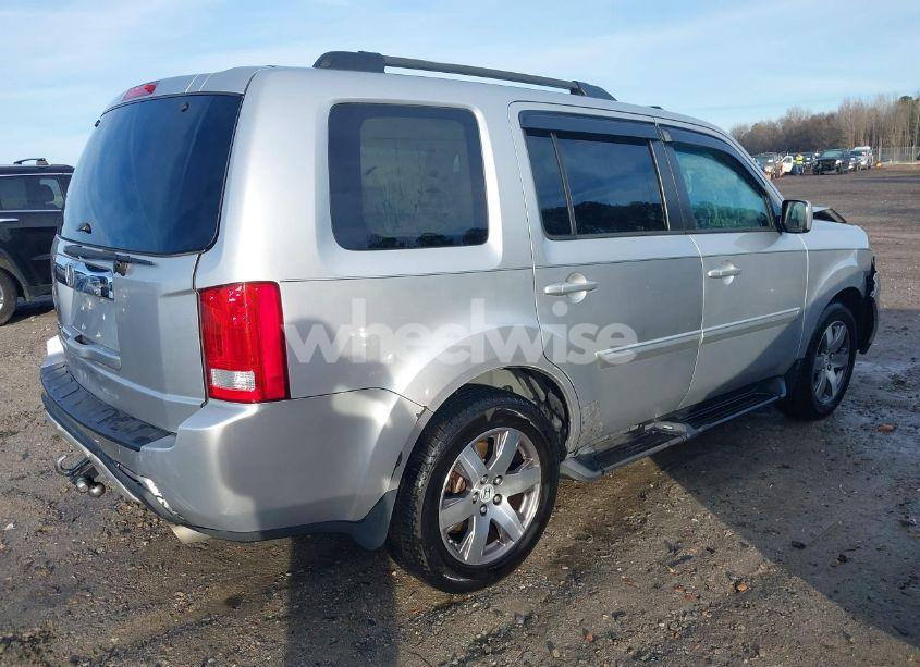 Photo 4 of 2010 Honda Pilot EX-L (VIN 5FNYF3H58AB006005)