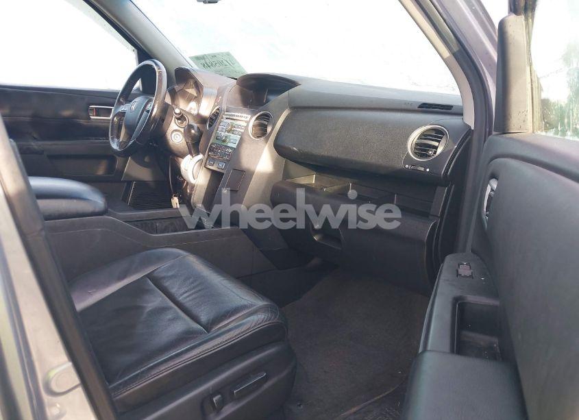 Photo 5 of 2010 Honda Pilot EX-L (VIN 5FNYF3H58AB006005)