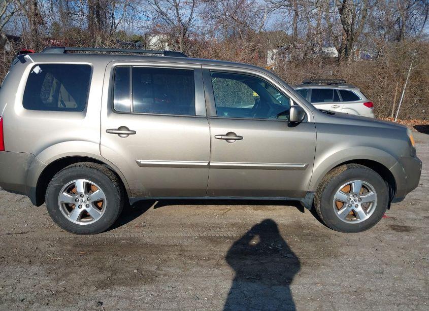 Photo 13 of 2010 Honda Pilot EX-L (VIN 5FNYF3H58AB019482)