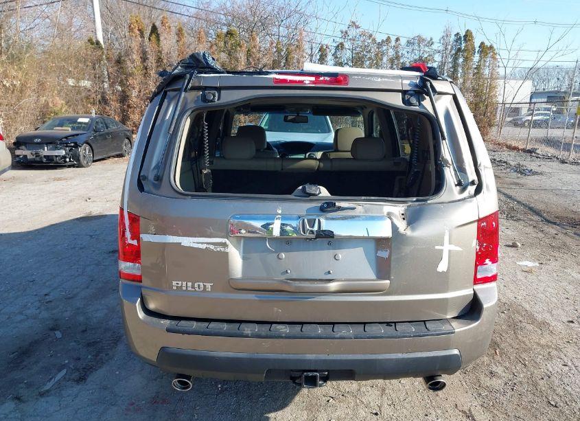 Photo 16 of 2010 Honda Pilot EX-L (VIN 5FNYF3H58AB019482)