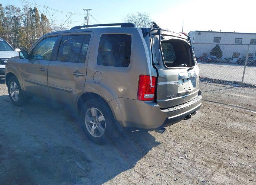 Photo 3 of 2010 Honda Pilot EX-L (VIN 5FNYF3H58AB019482)