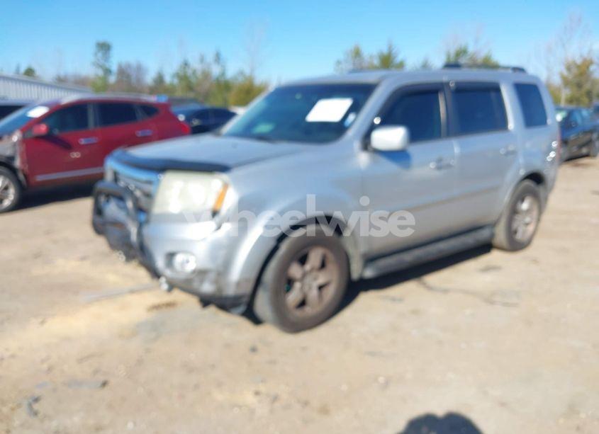 Photo 2 of 2011 Honda Pilot EX-L (VIN 5FNYF3H58BB019869)