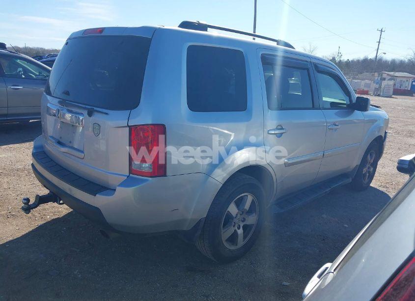 Photo 4 of 2011 Honda Pilot EX-L (VIN 5FNYF3H58BB019869)