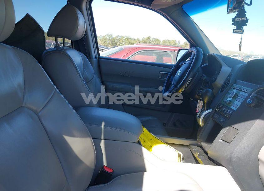 Photo 5 of 2011 Honda Pilot EX-L (VIN 5FNYF3H58BB053276)