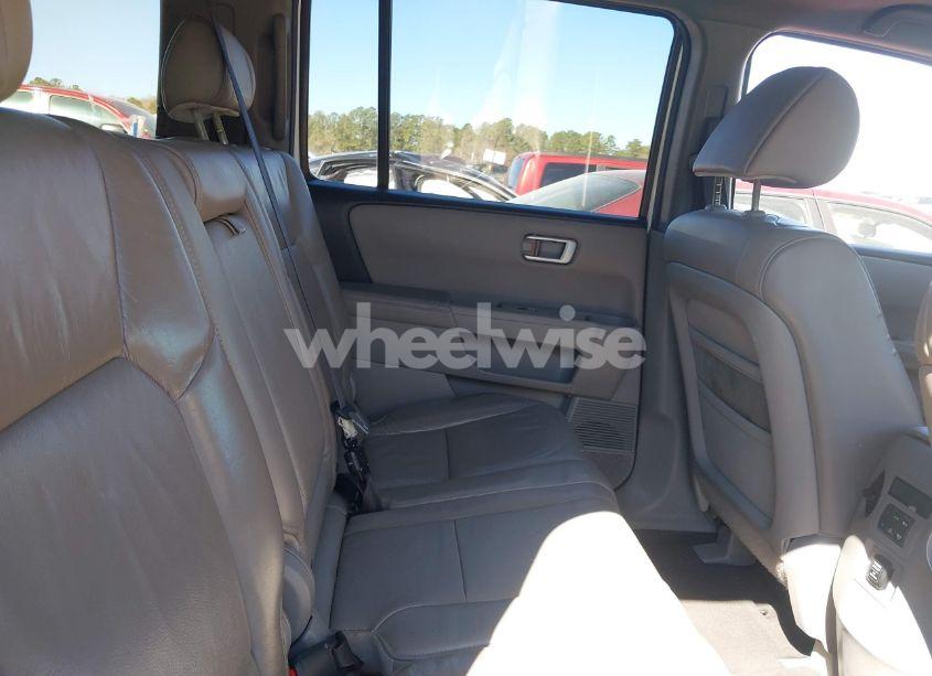 Photo 8 of 2011 Honda Pilot EX-L (VIN 5FNYF3H58BB053276)