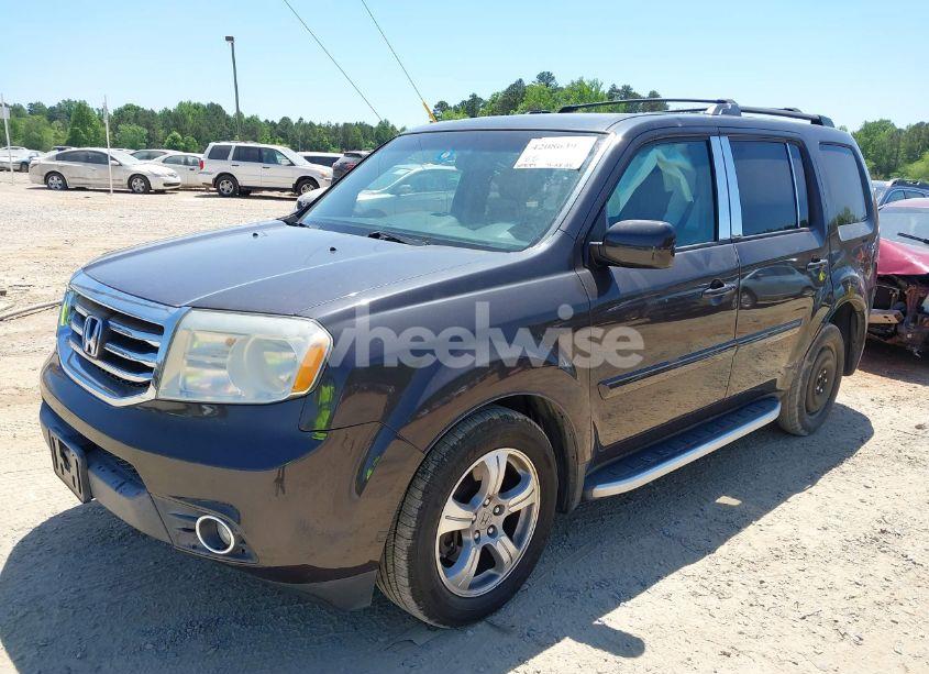 Photo 2 of 2013 Honda Pilot EX-L (VIN 5FNYF3H58DB002332)