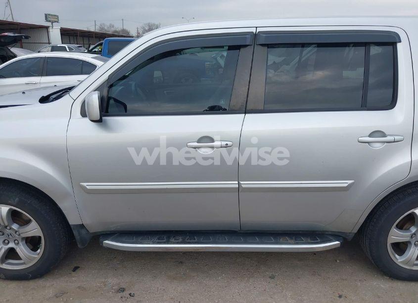 Photo 15 of 2013 Honda Pilot EX-L (VIN 5FNYF3H58DB018126)