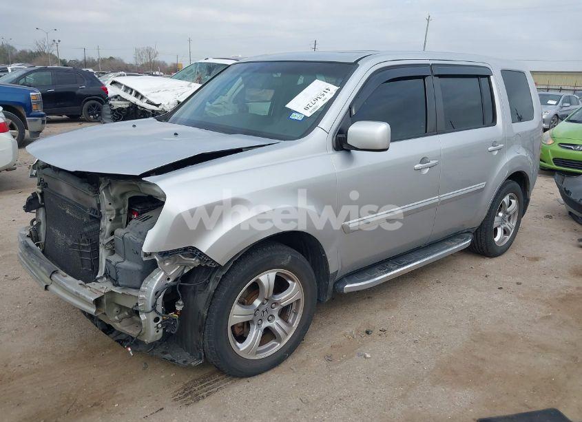 Photo 2 of 2013 Honda Pilot EX-L (VIN 5FNYF3H58DB018126)