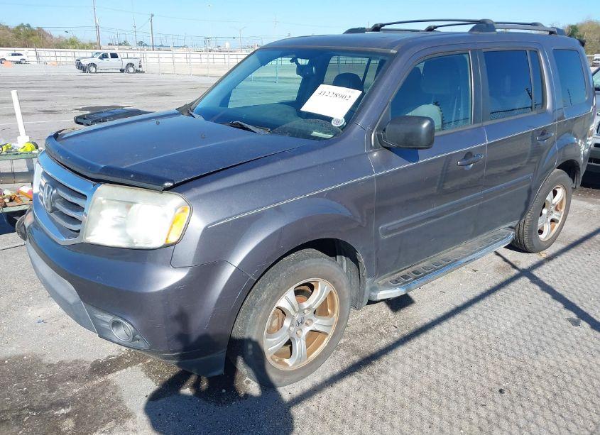 Photo 2 of 2014 Honda Pilot EX-L (VIN 5FNYF3H58EB004518)