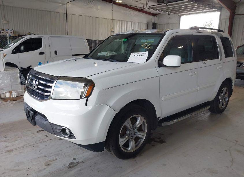 Photo 2 of 2014 Honda Pilot EX-L (VIN 5FNYF3H58EB020167)