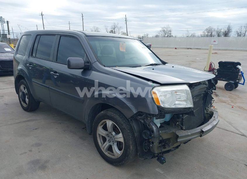 2015 Honda Pilot EX-L (VIN 5FNYF3H58FB004388) main photo