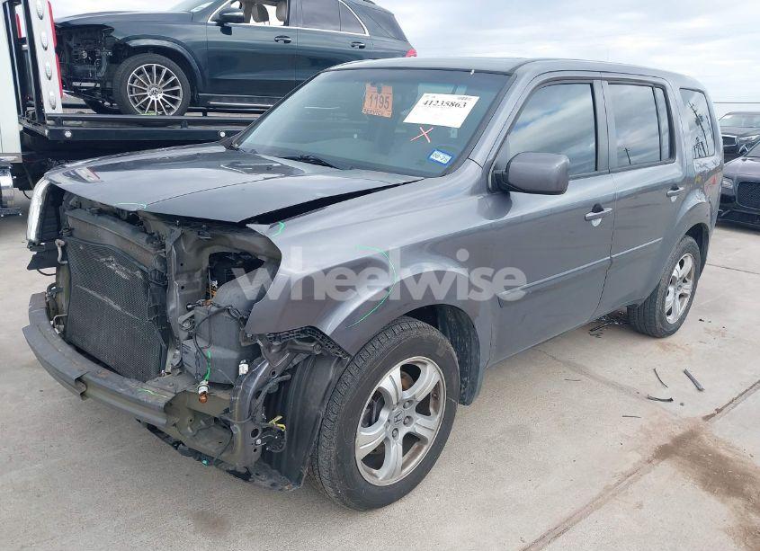 Photo 2 of 2015 Honda Pilot EX-L (VIN 5FNYF3H58FB004388)