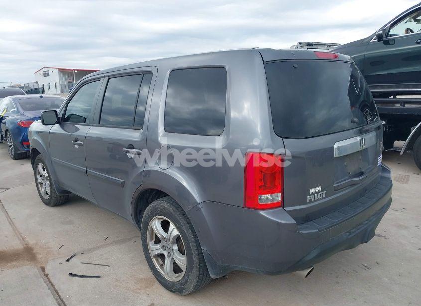 Photo 3 of 2015 Honda Pilot EX-L (VIN 5FNYF3H58FB004388)