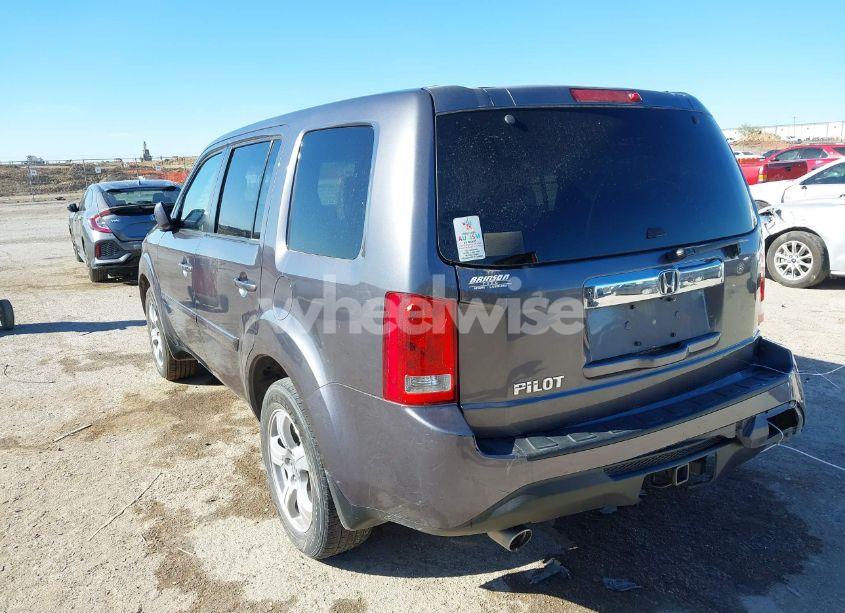 Photo 3 of 2015 Honda Pilot EX-L (VIN 5FNYF3H58FB029100)