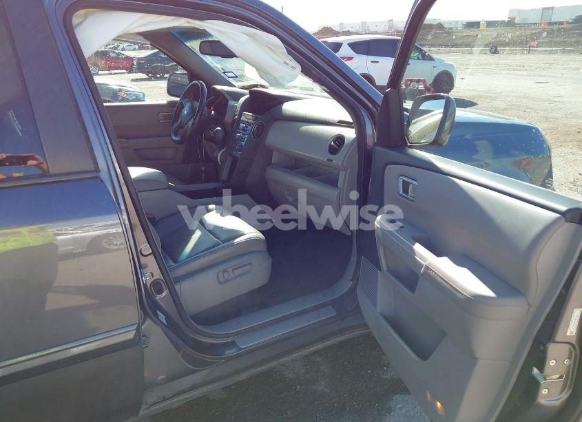 Photo 5 of 2015 Honda Pilot EX-L (VIN 5FNYF3H58FB029100)