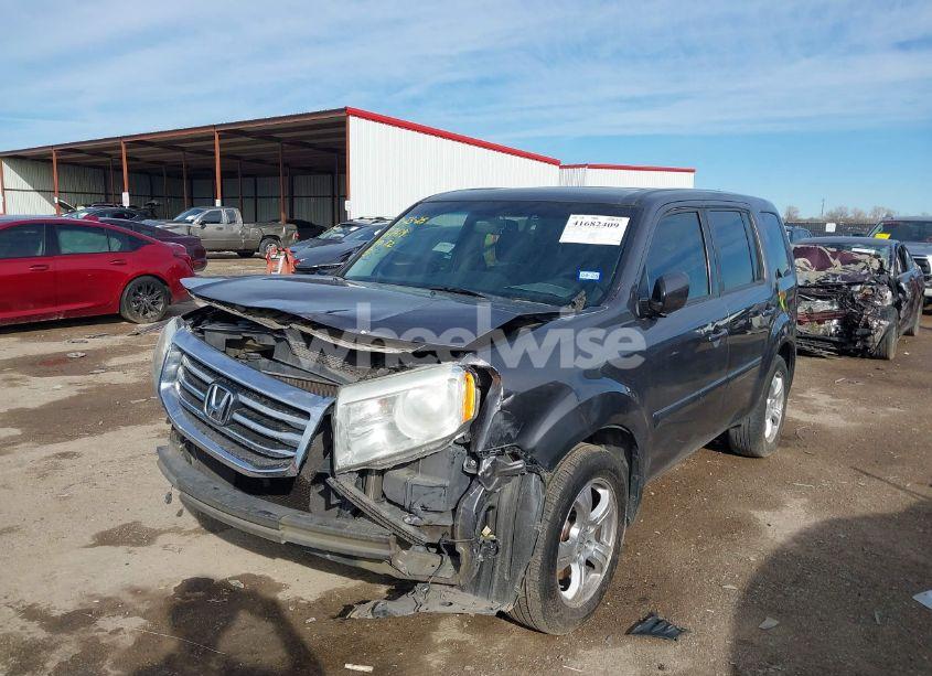 Photo 2 of 2015 Honda Pilot EX-L (VIN 5FNYF3H58FB032482)