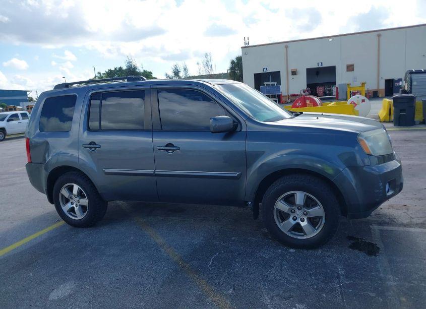 Photo 13 of 2010 Honda Pilot EX-L (VIN 5FNYF3H59AB013948)