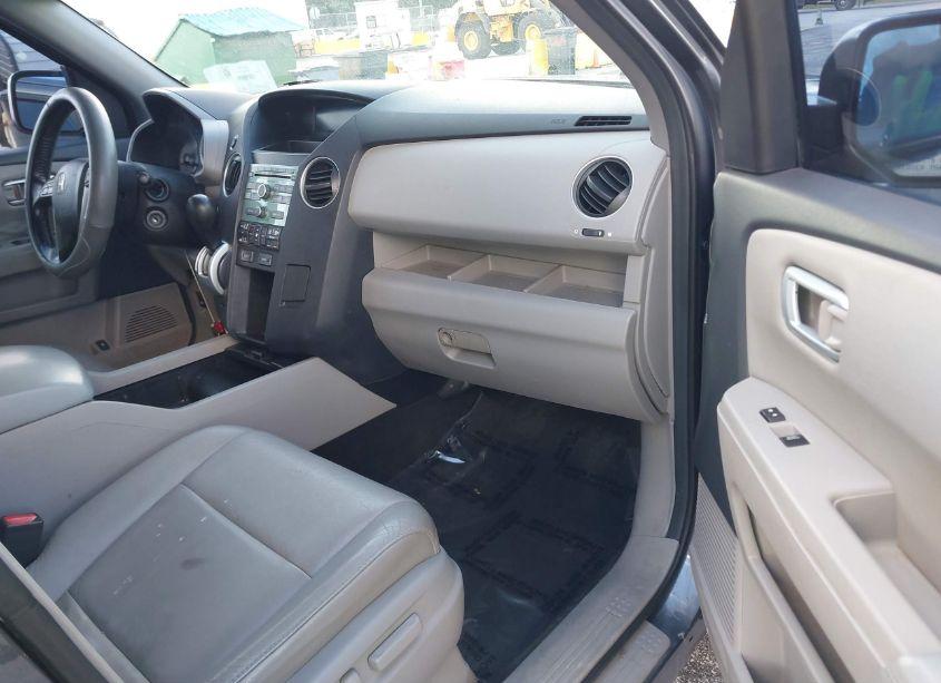 Photo 5 of 2010 Honda Pilot EX-L (VIN 5FNYF3H59AB013948)