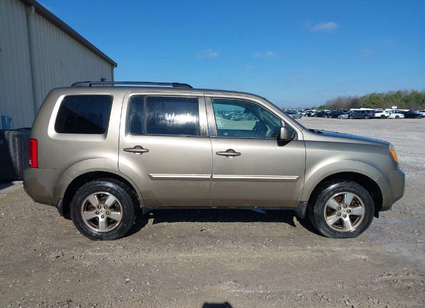 Photo 13 of 2011 Honda Pilot EX-L (VIN 5FNYF3H59BB005639)