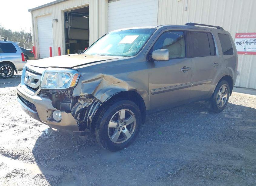 Photo 2 of 2011 Honda Pilot EX-L (VIN 5FNYF3H59BB005639)