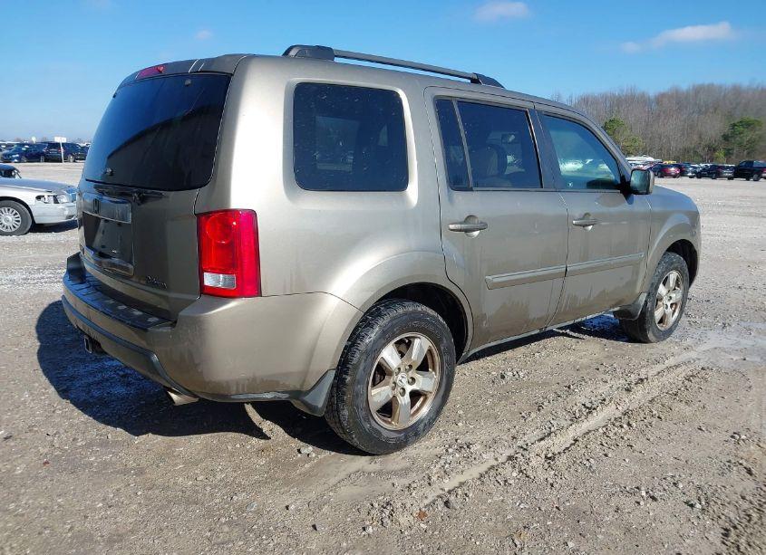 Photo 4 of 2011 Honda Pilot EX-L (VIN 5FNYF3H59BB005639)