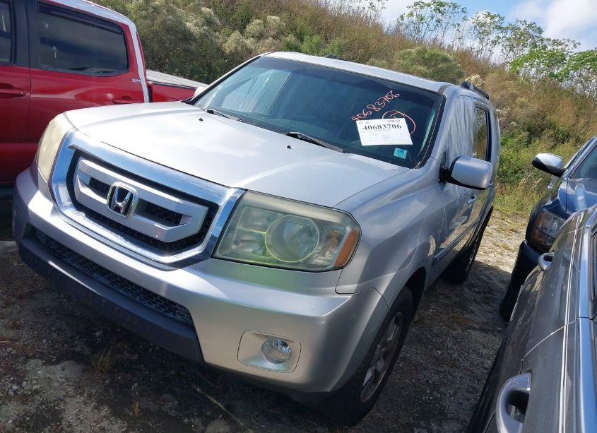 Photo 2 of 2011 Honda Pilot EX-L (VIN 5FNYF3H59BB011313)