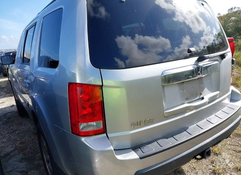 Photo 3 of 2011 Honda Pilot EX-L (VIN 5FNYF3H59BB011313)