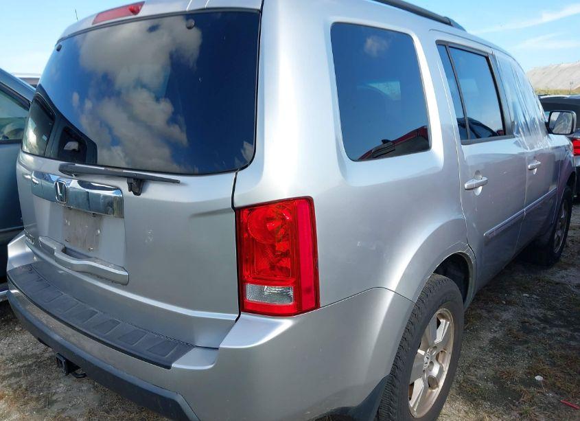 Photo 4 of 2011 Honda Pilot EX-L (VIN 5FNYF3H59BB011313)