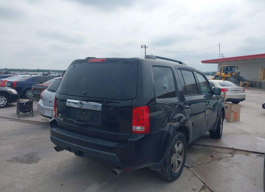 Photo 4 of 2011 Honda Pilot EX-L (VIN 5FNYF3H59BB020335)