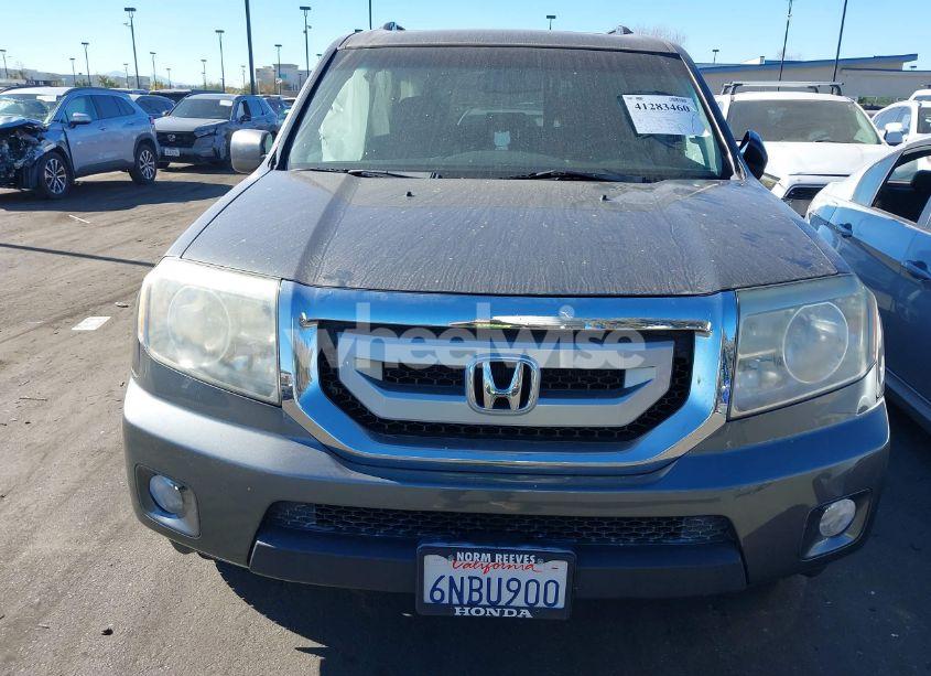 Photo 12 of 2011 Honda Pilot EX-L (VIN 5FNYF3H59BB024837)