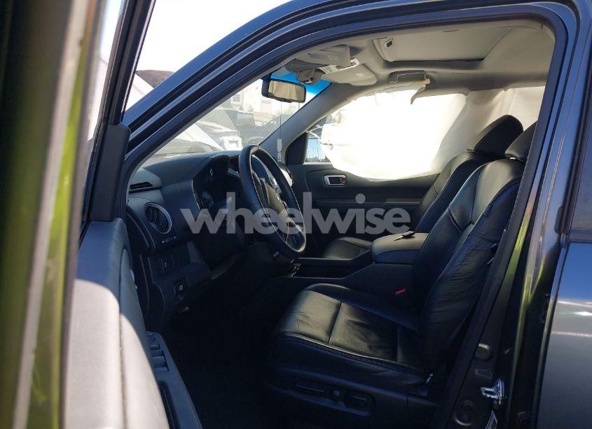 Photo 5 of 2011 Honda Pilot EX-L (VIN 5FNYF3H59BB024837)