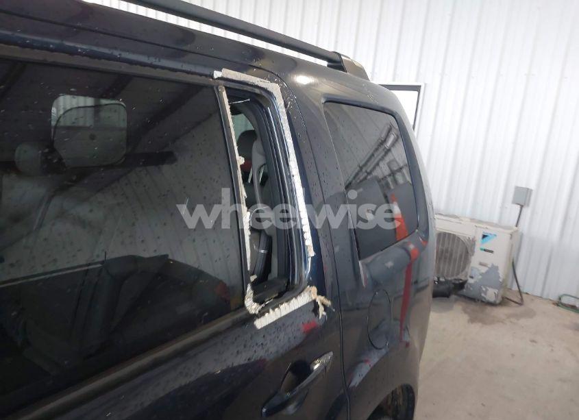 Photo 18 of 2011 Honda Pilot EX-L (VIN 5FNYF3H59BB052539)