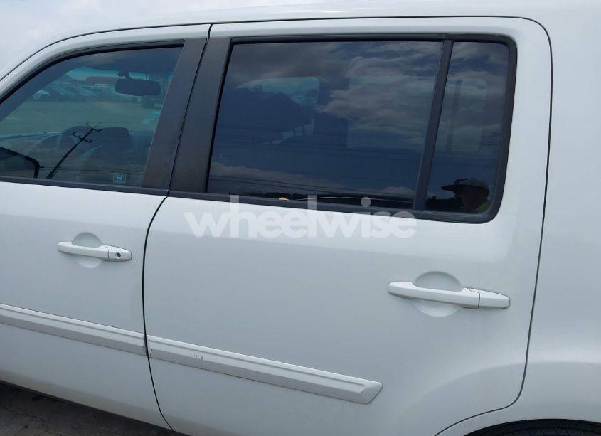 Photo 15 of 2012 Honda Pilot EX-L (VIN 5FNYF3H59CB032471)