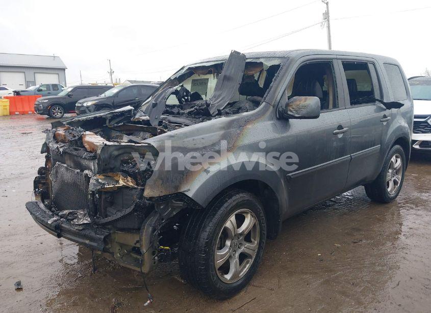 Photo 2 of 2013 Honda Pilot EX-L (VIN 5FNYF3H59DB017356)