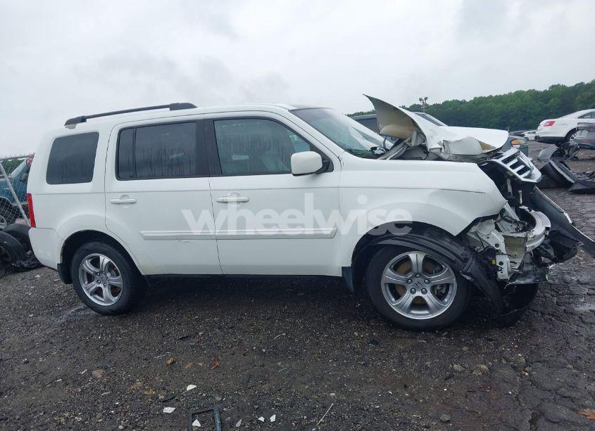 Photo 13 of 2014 Honda Pilot EX-L (VIN 5FNYF3H59EB001871)