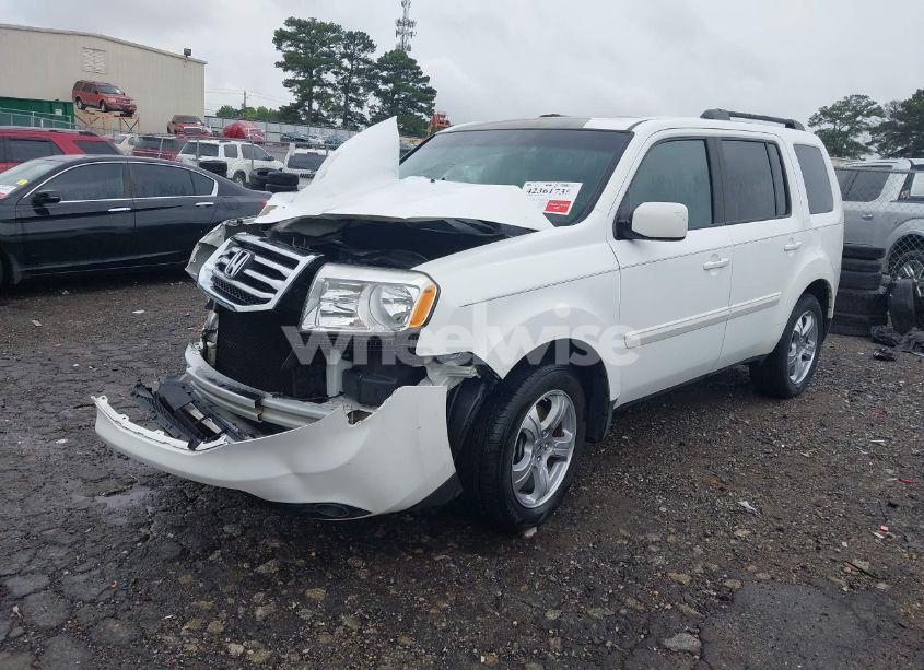 Photo 2 of 2014 Honda Pilot EX-L (VIN 5FNYF3H59EB001871)