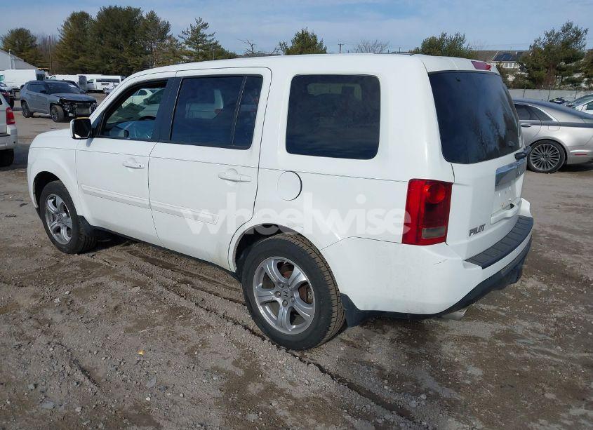 Photo 3 of 2014 Honda Pilot EX-L (VIN 5FNYF3H59EB003409)