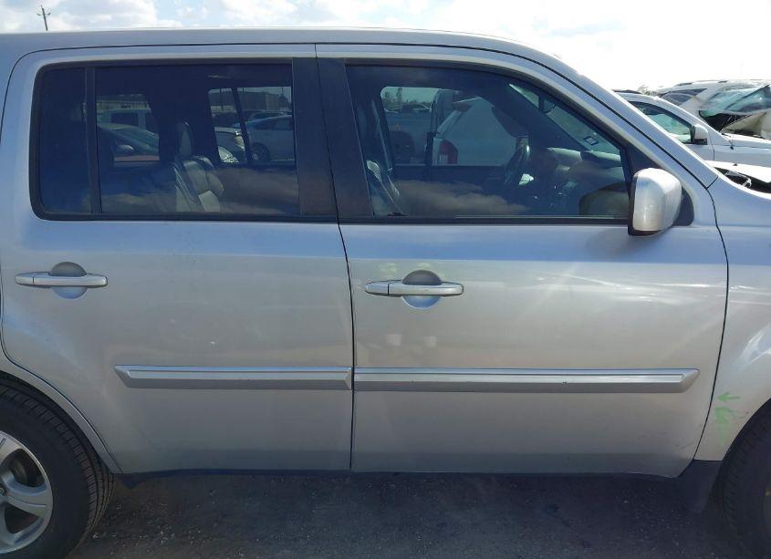 Photo 13 of 2014 Honda Pilot EX-L (VIN 5FNYF3H59EB021344)