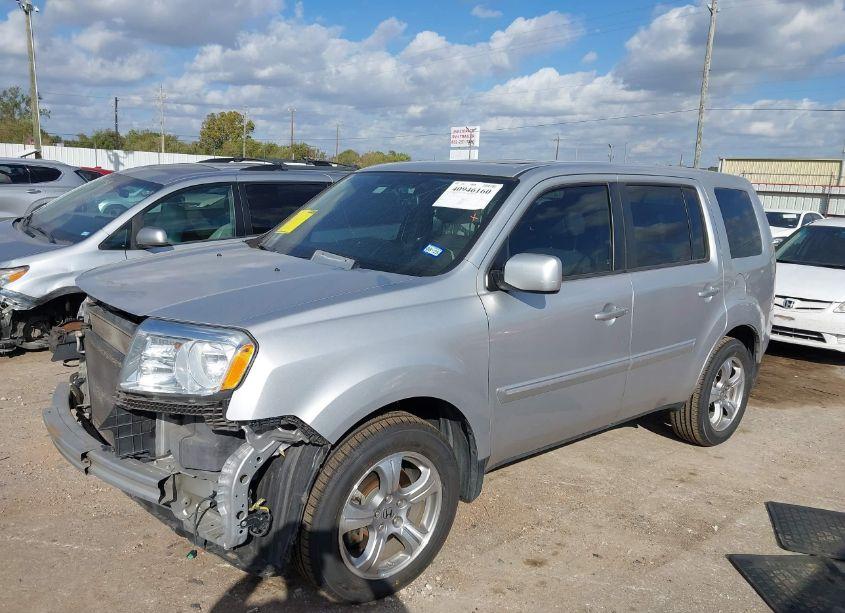 Photo 2 of 2014 Honda Pilot EX-L (VIN 5FNYF3H59EB021344)