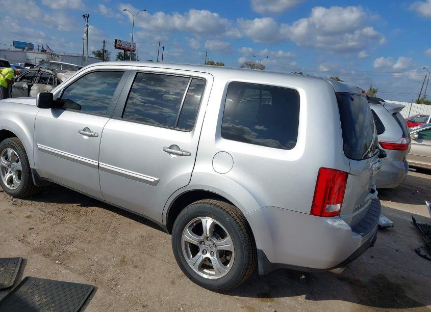 Photo 3 of 2014 Honda Pilot EX-L (VIN 5FNYF3H59EB021344)