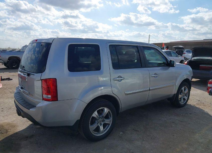 Photo 4 of 2014 Honda Pilot EX-L (VIN 5FNYF3H59EB021344)