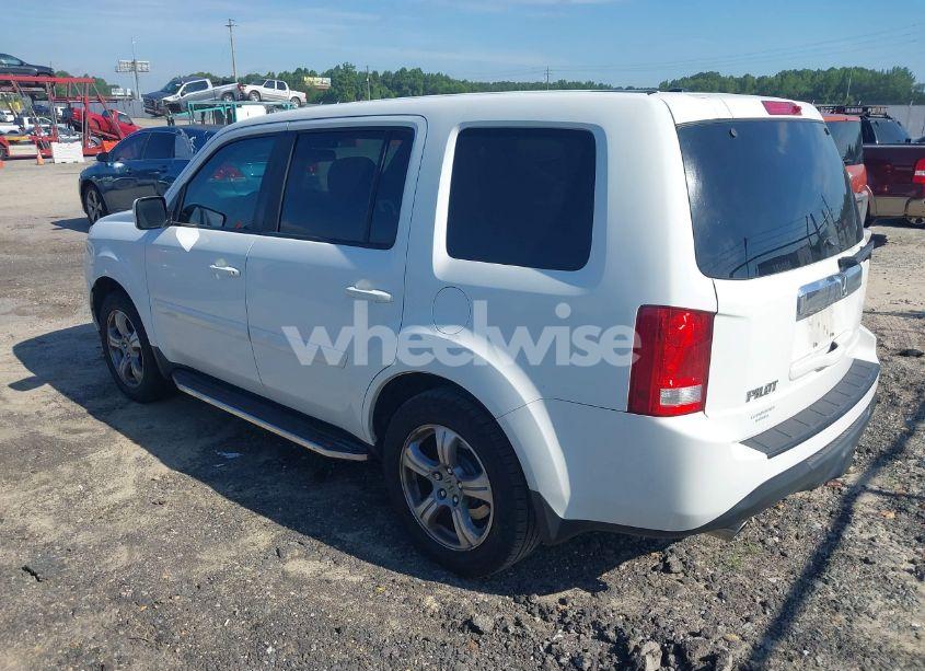 Photo 3 of 2014 Honda Pilot EX-L (VIN 5FNYF3H59EB025085)