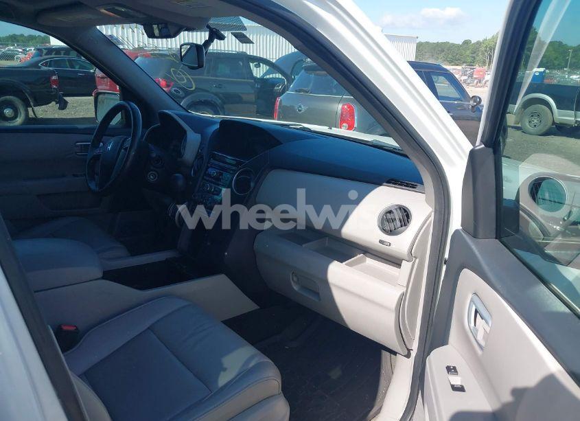 Photo 5 of 2014 Honda Pilot EX-L (VIN 5FNYF3H59EB025085)