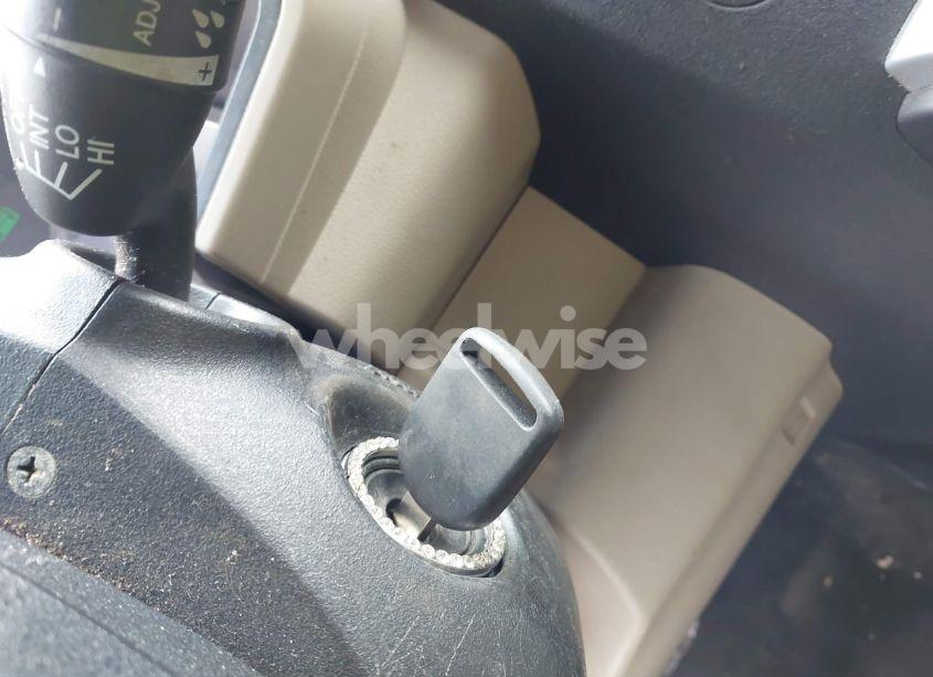 Photo 11 of 2011 Honda Pilot EX-L (VIN 5FNYF3H5XBB009294)